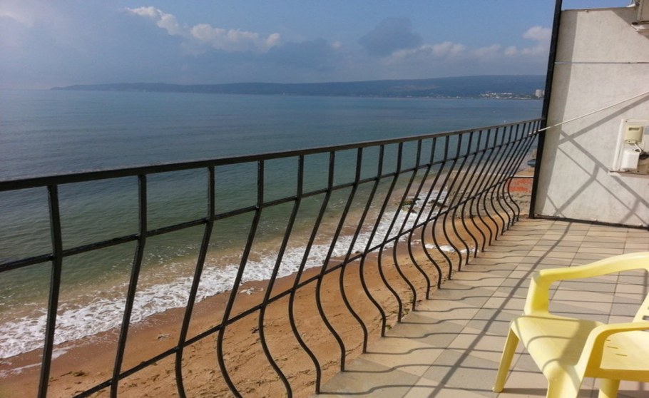 Эллинги в Феодосии золотой пляж