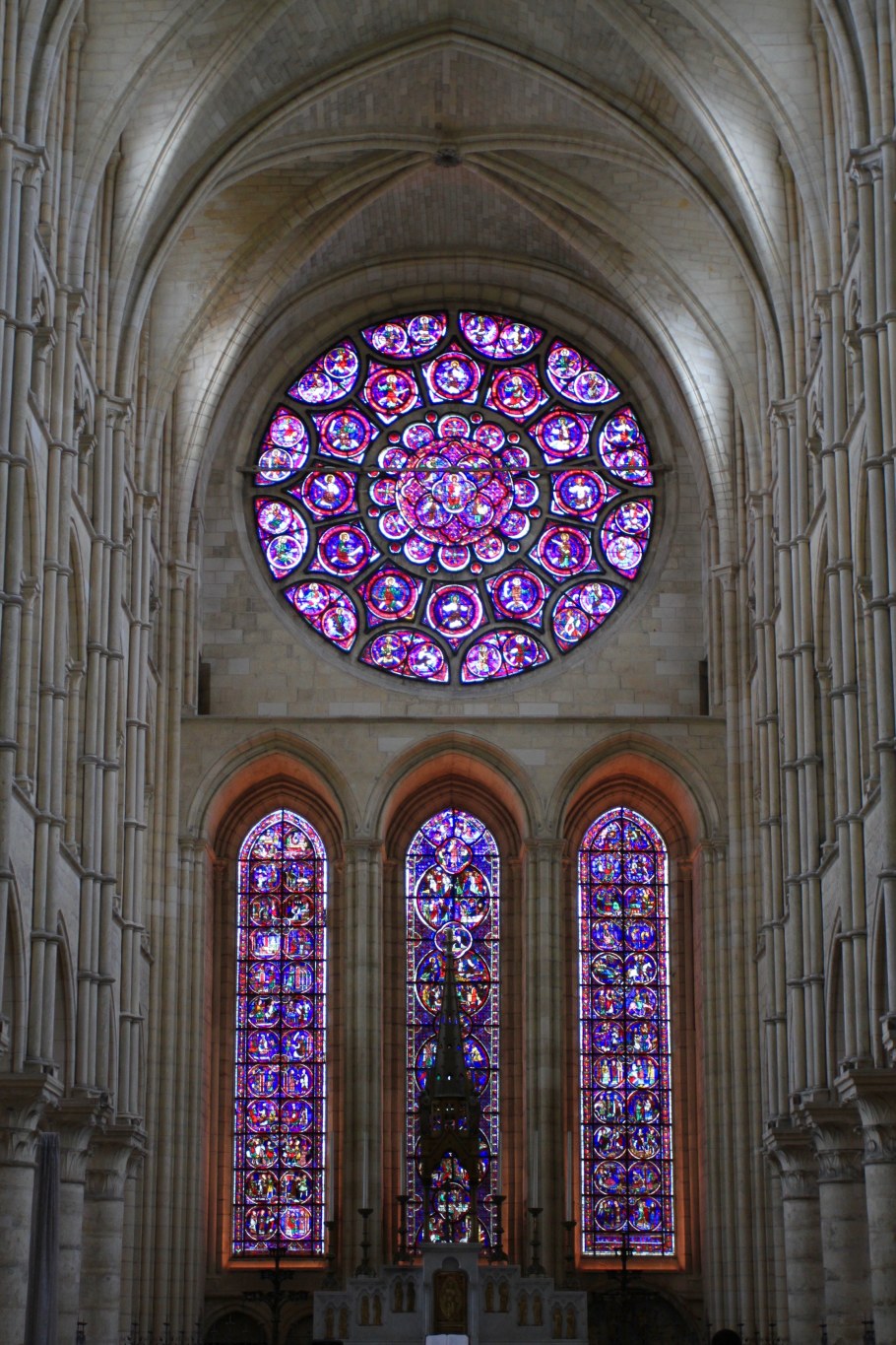 Готические стрельчатые окна Модерн