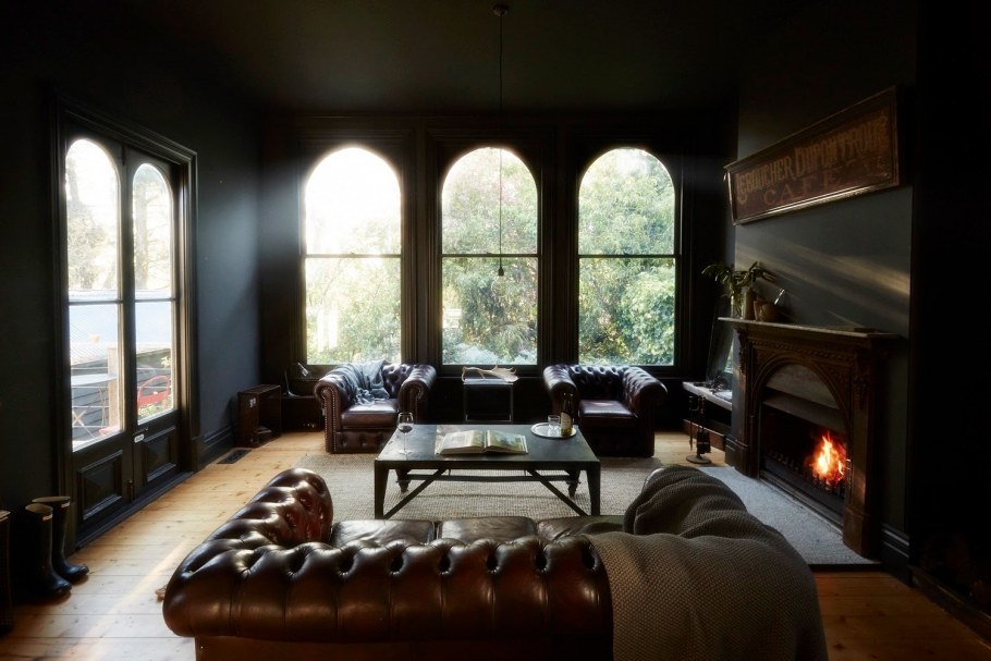 Огромное круглое окно