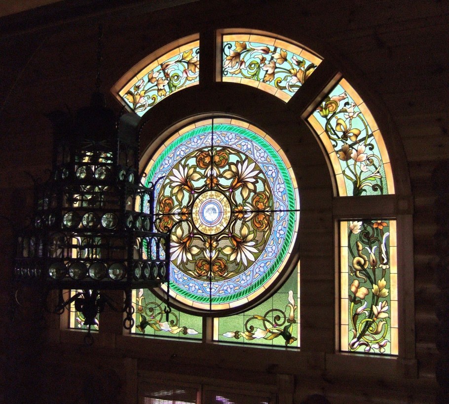 Арочный витраж Тиффани