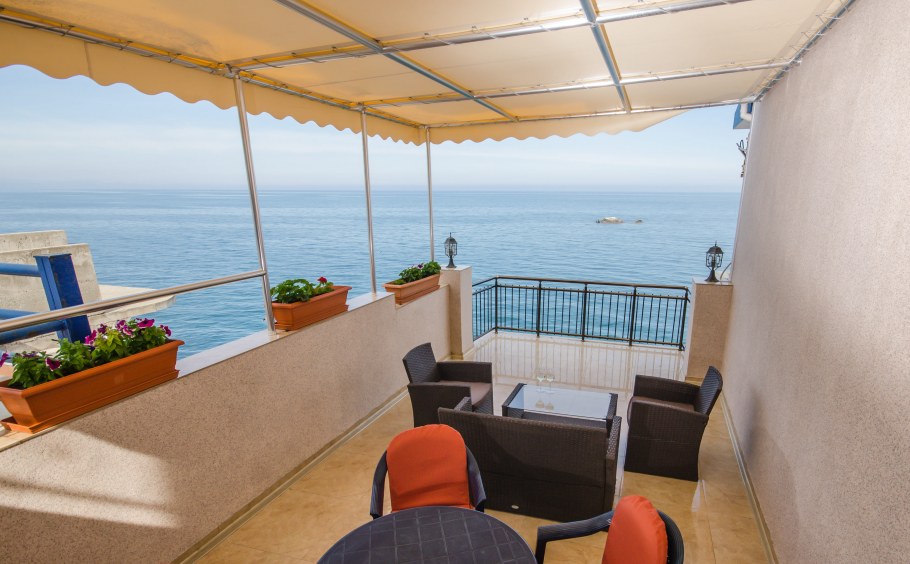 Эллинг 153 Утес Крым