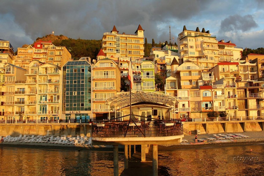 Крыму пос Утес Крымский Шанхай