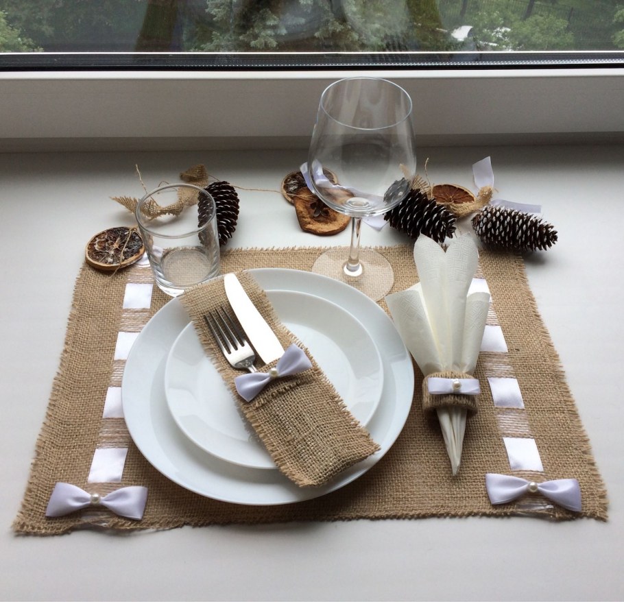 Круглый стол на маленькой кухне