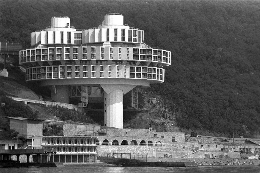 Футуристичная архитектура позднего СССР