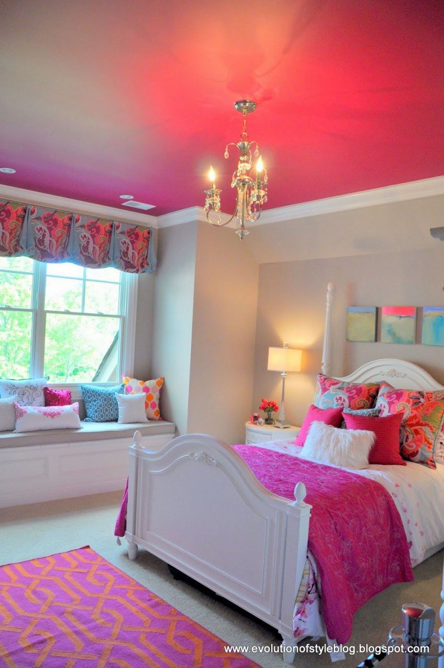 Розовый потолок