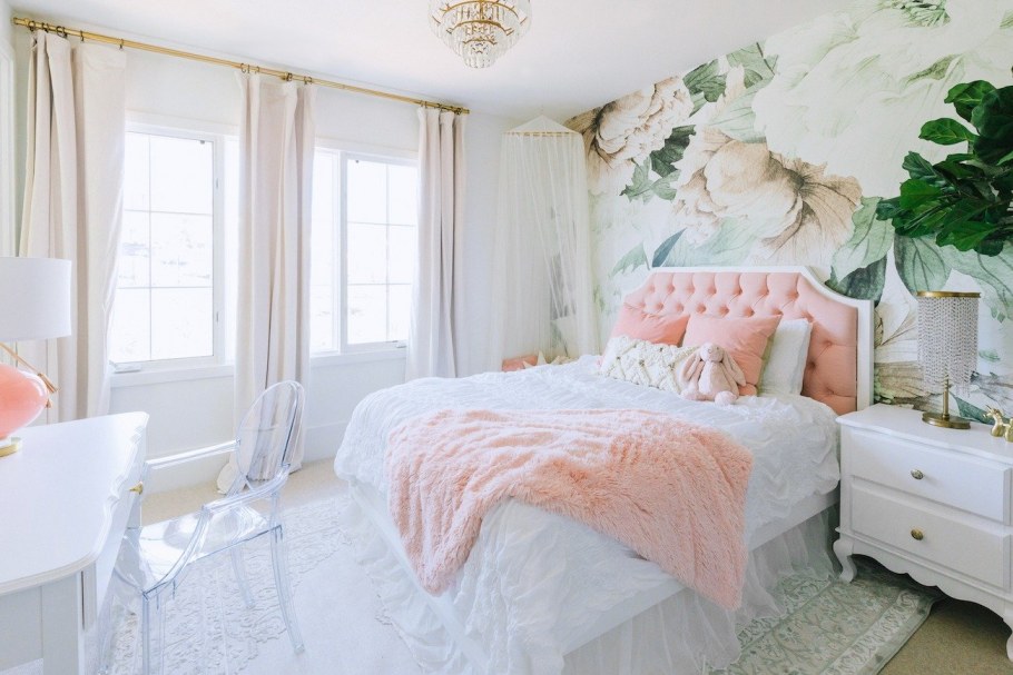 Спальня в розовых тонах