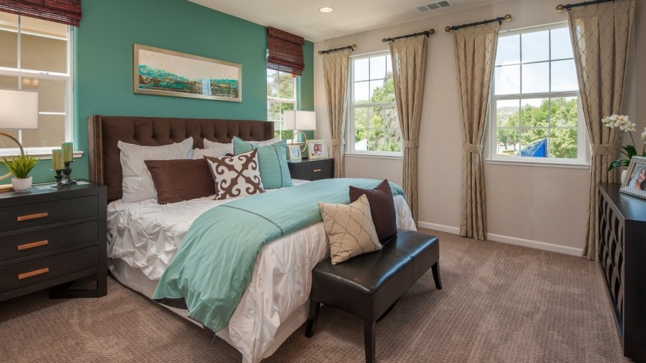 Спальня в мятном цвете