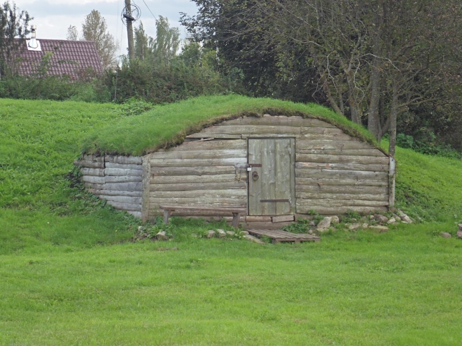 Сарай с сеном