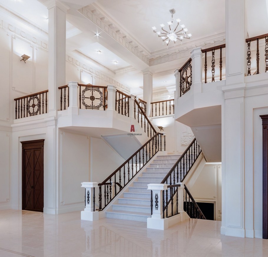 Лестничный Холл Неоклассика