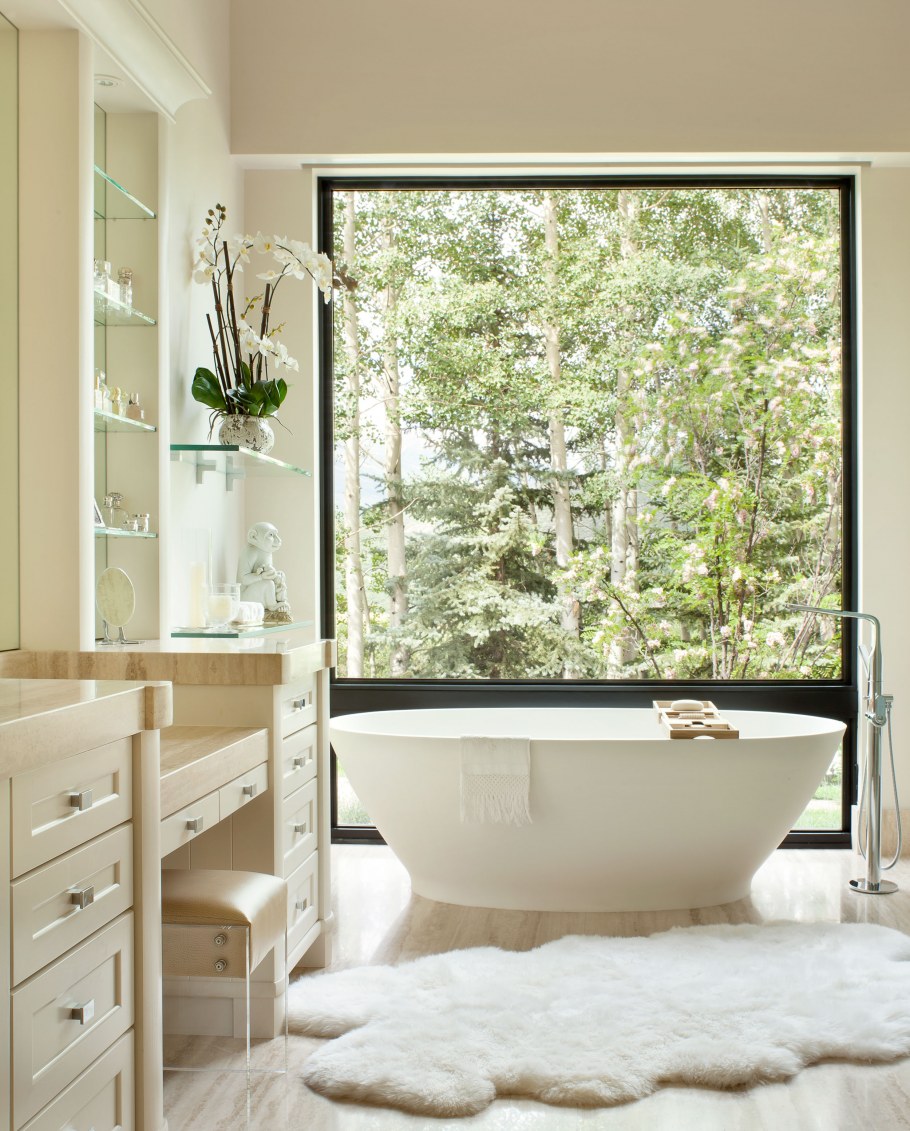 Джакузи у окна