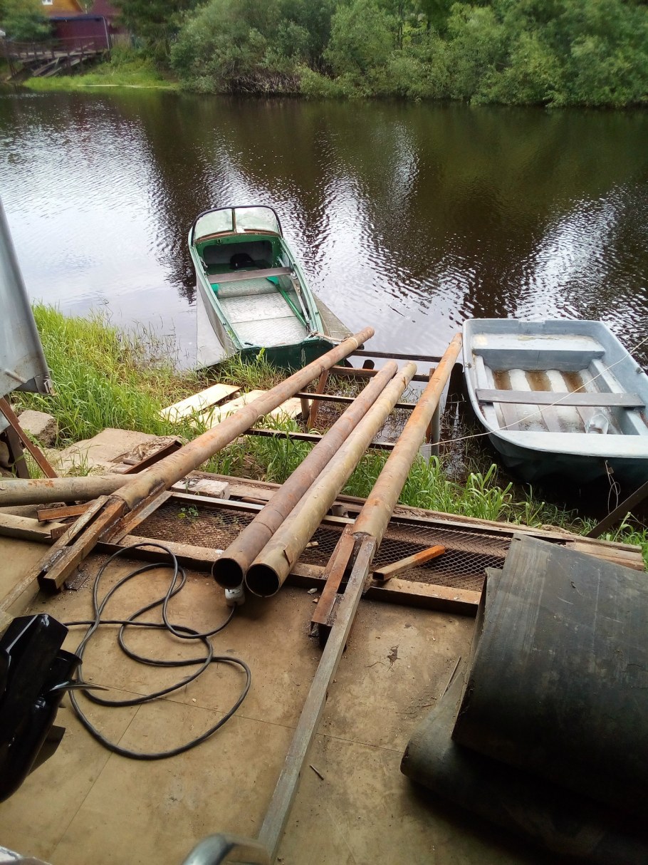 Приспособление для спуска лодки на воду