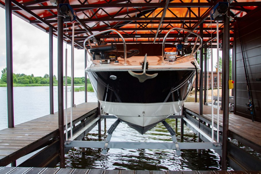 Эллинг для катера