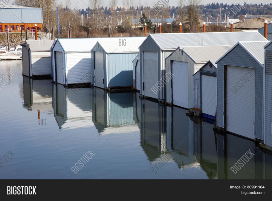 Продается Лодочный гараж