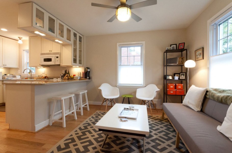 Комната студия с кухней