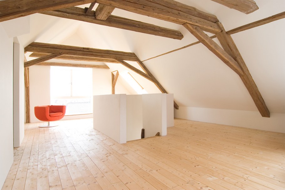 Балки на мансарде