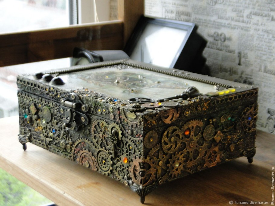 Шкатулка в стиле стимпанк