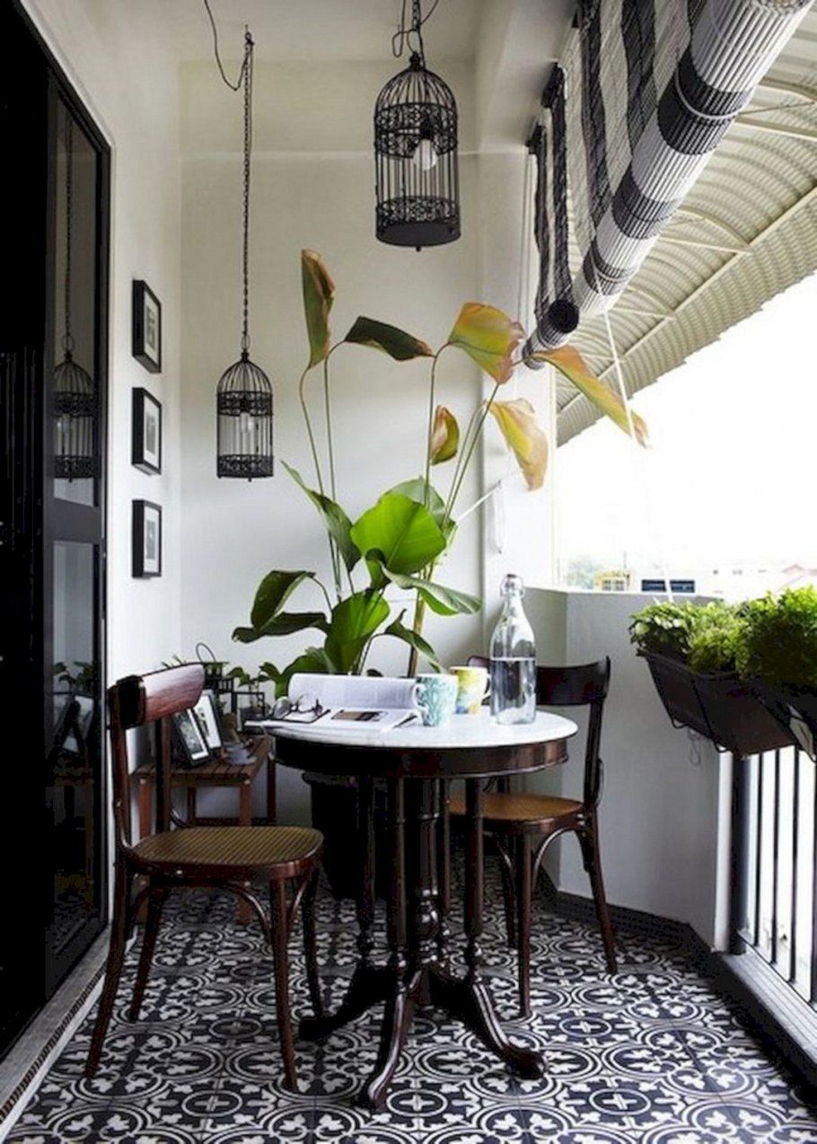 Готический балкон