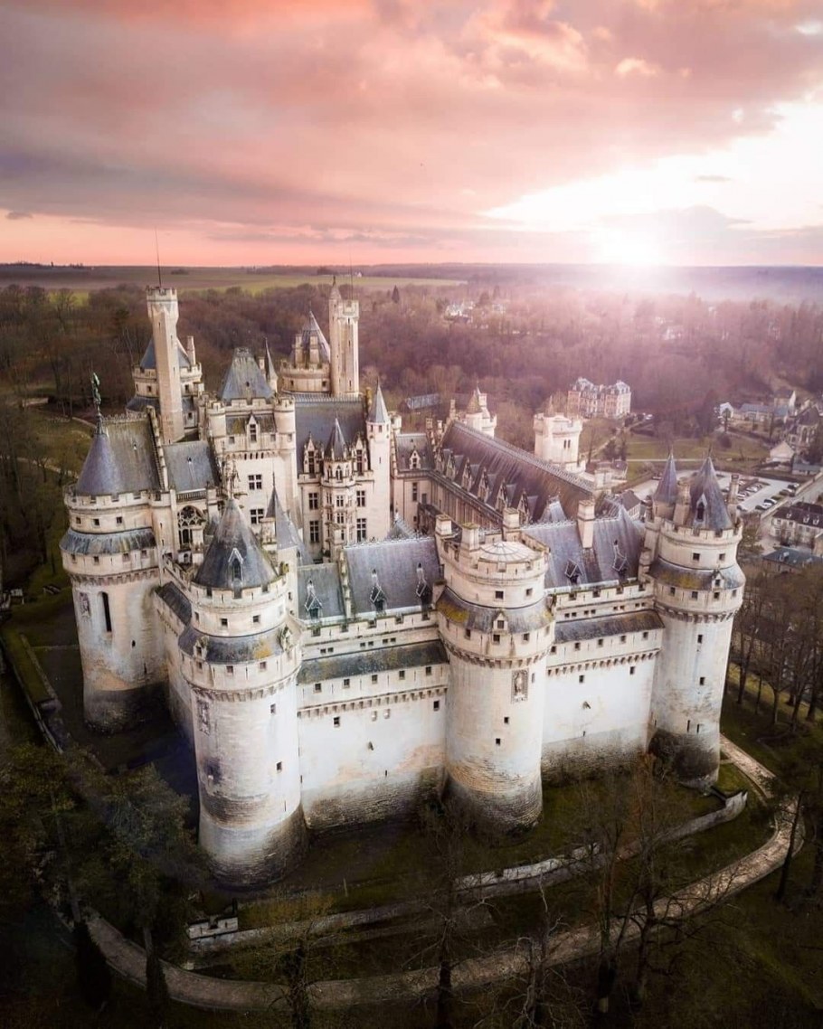 Замок Пьерфон Франция