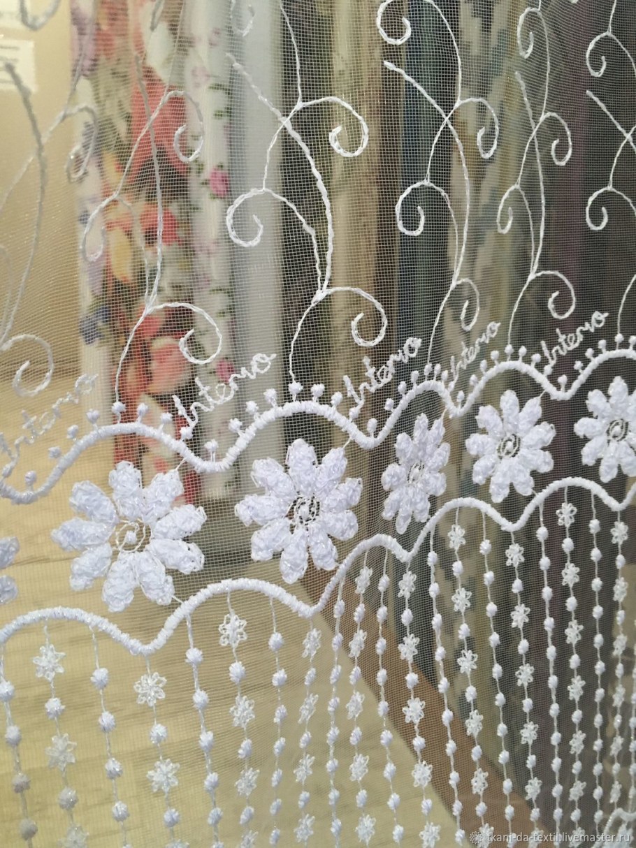 Шторы из сетки с вышивкой