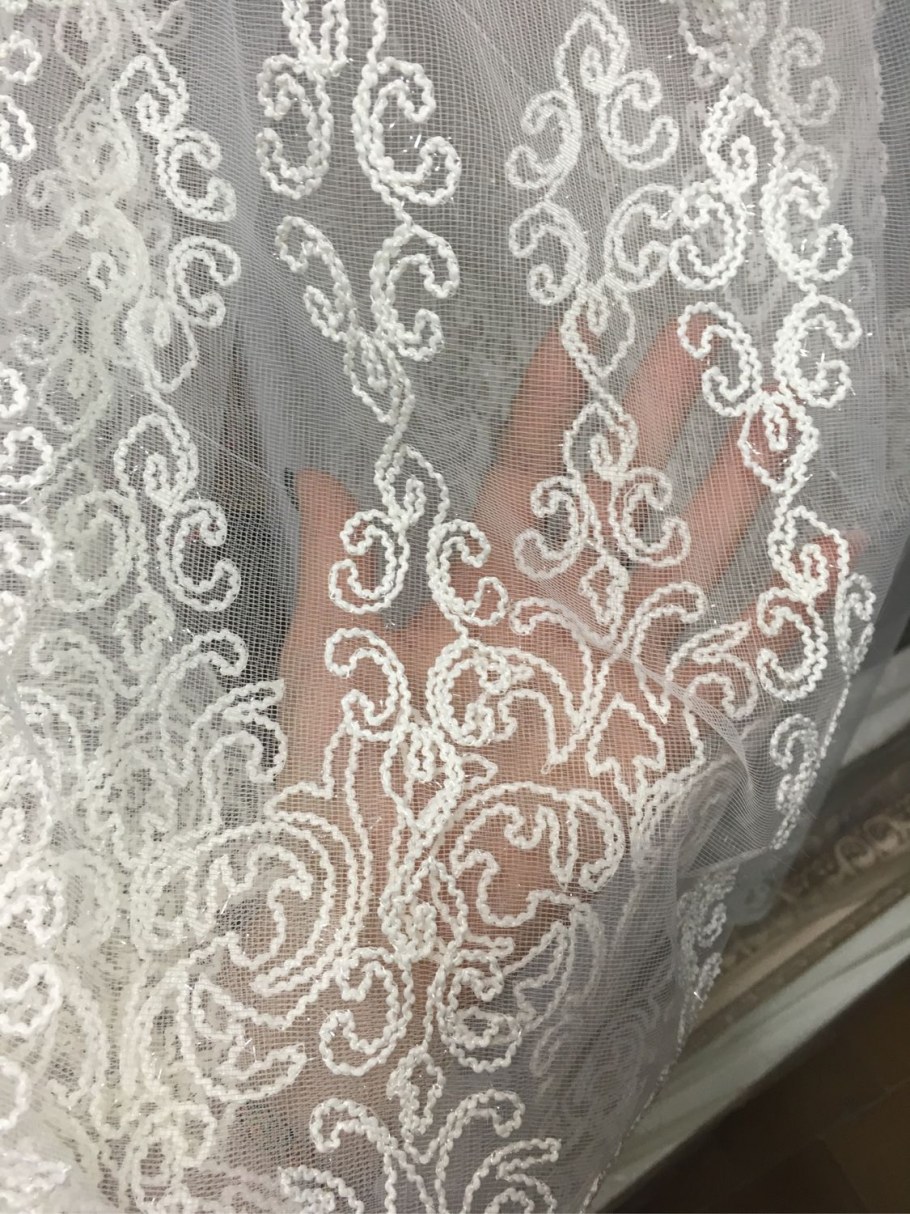 Гардинное полотно с вышивкой