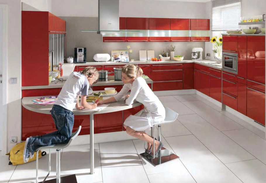 Красный холодильник в интерьере