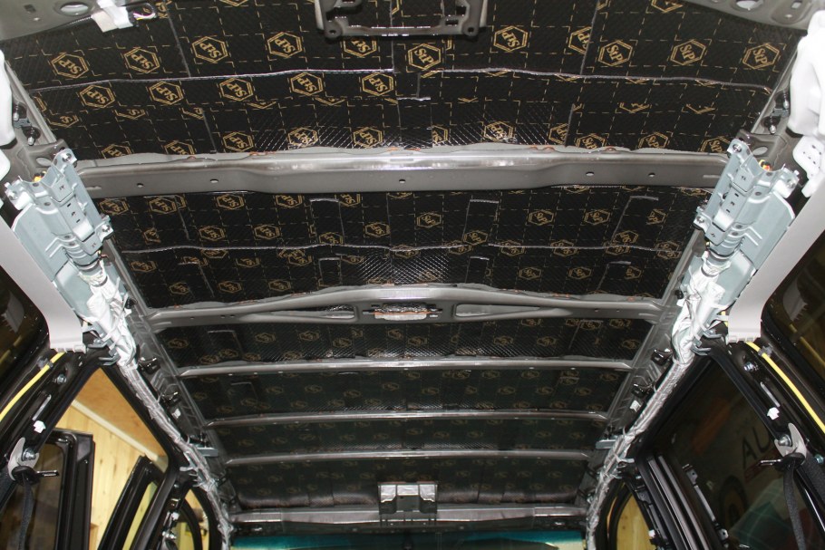 Виброизоляция потолка автомобиля