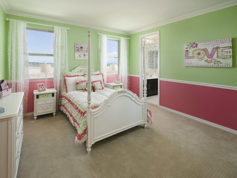 Комната для девочки зеленого цвета