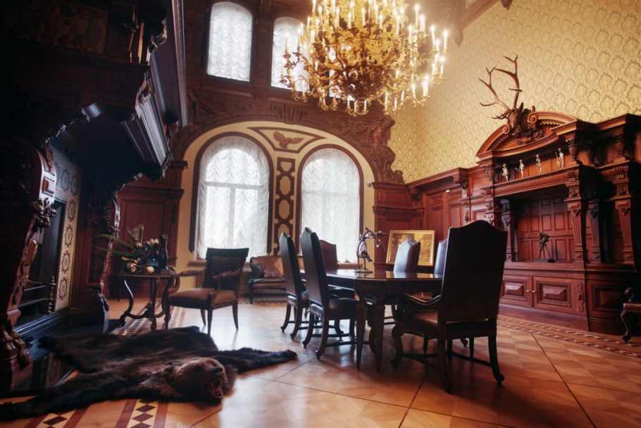 Замок Эгесков охотничий зал