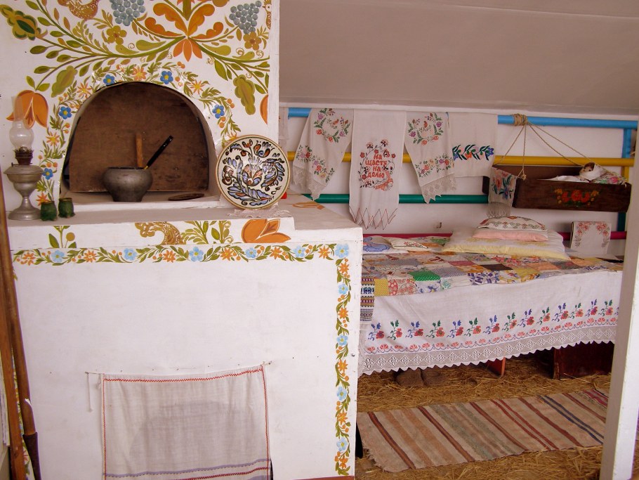 Украинская хата интерьер