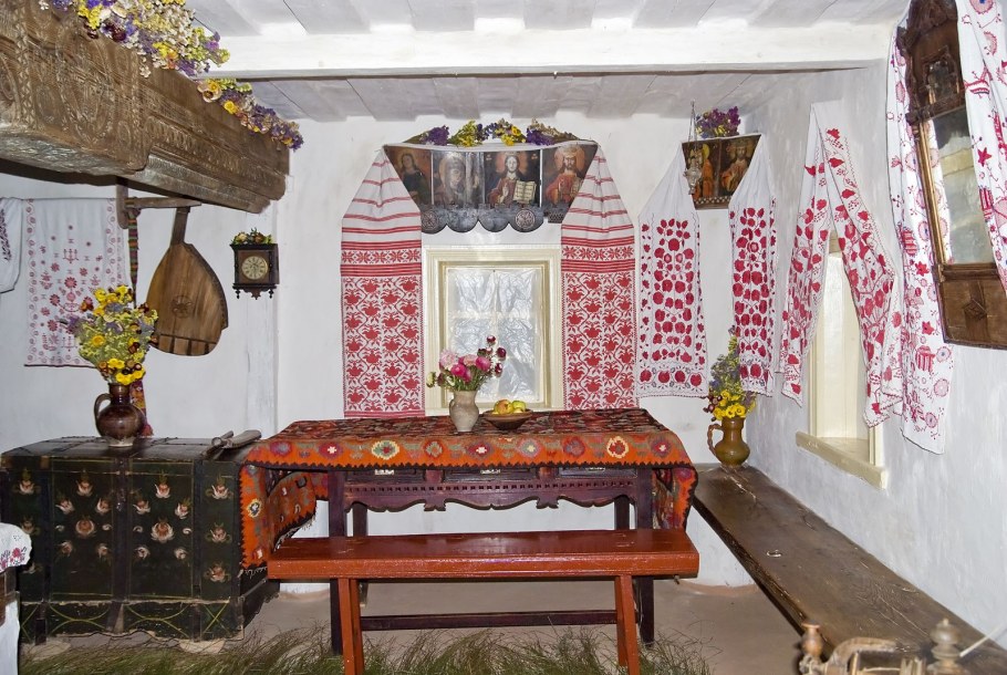 Украинские хаты-мазанки внутри