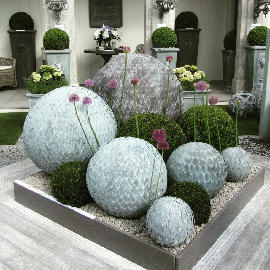 Декоративные шары для сада