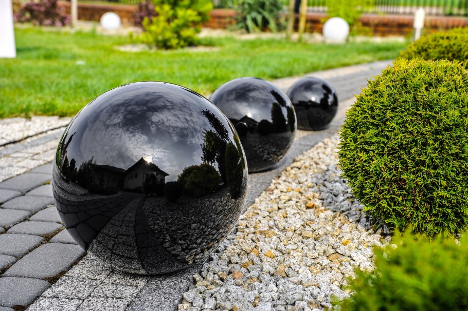Бетонные шары для сада