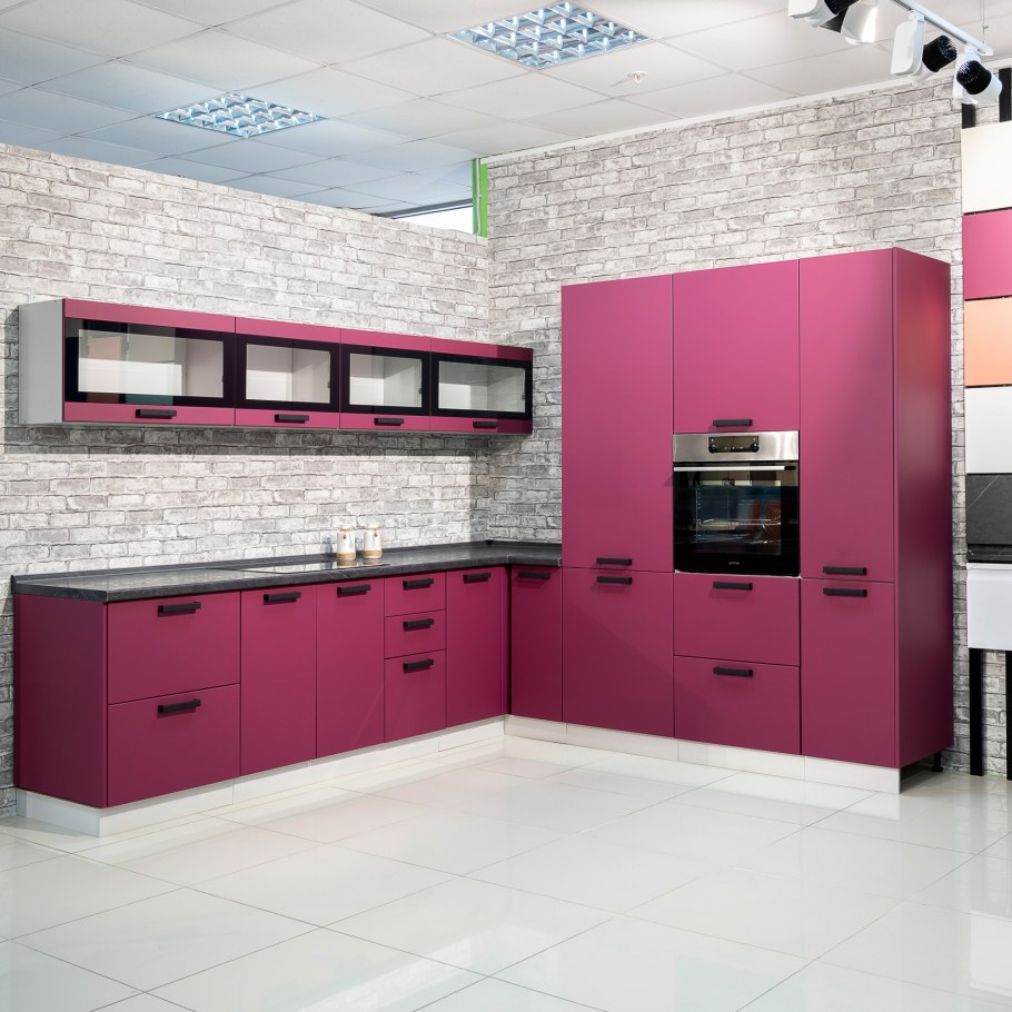 Кухня классика с открытыми полками