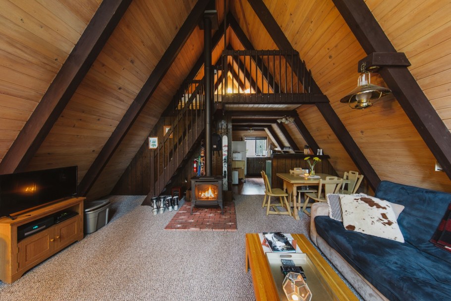 Треугольный дом интерьер