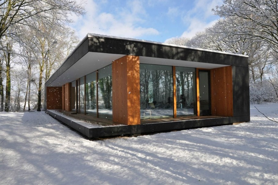 Павильон с панорамным остеклением