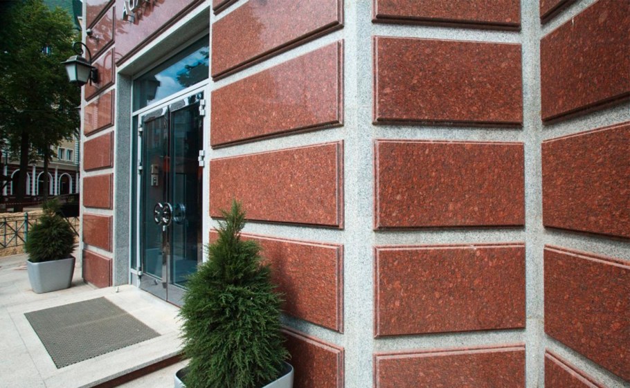 Полимерпесчаная плитка для фасада