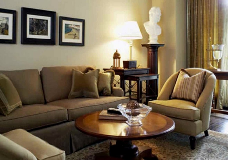 Гостиная с бежевым диваном