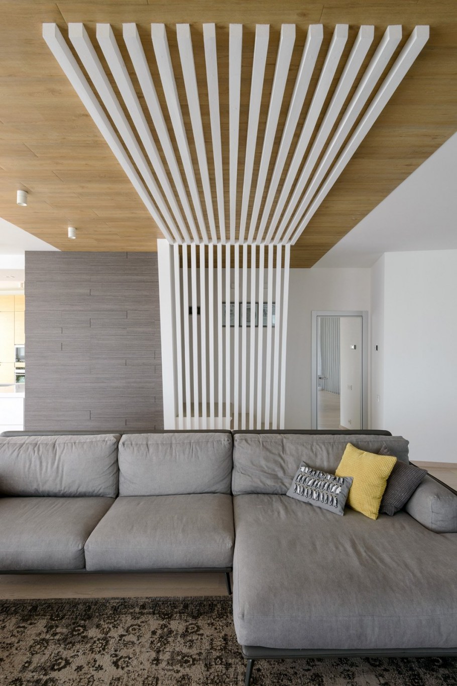 Прихожая дверь