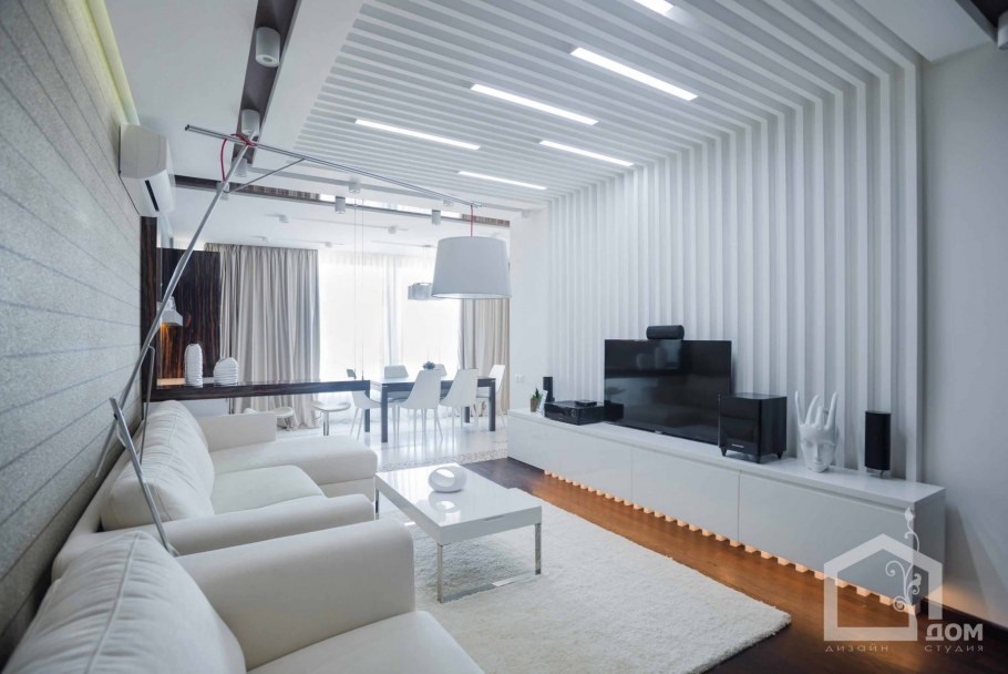 Реечная стеновая панель в спальне