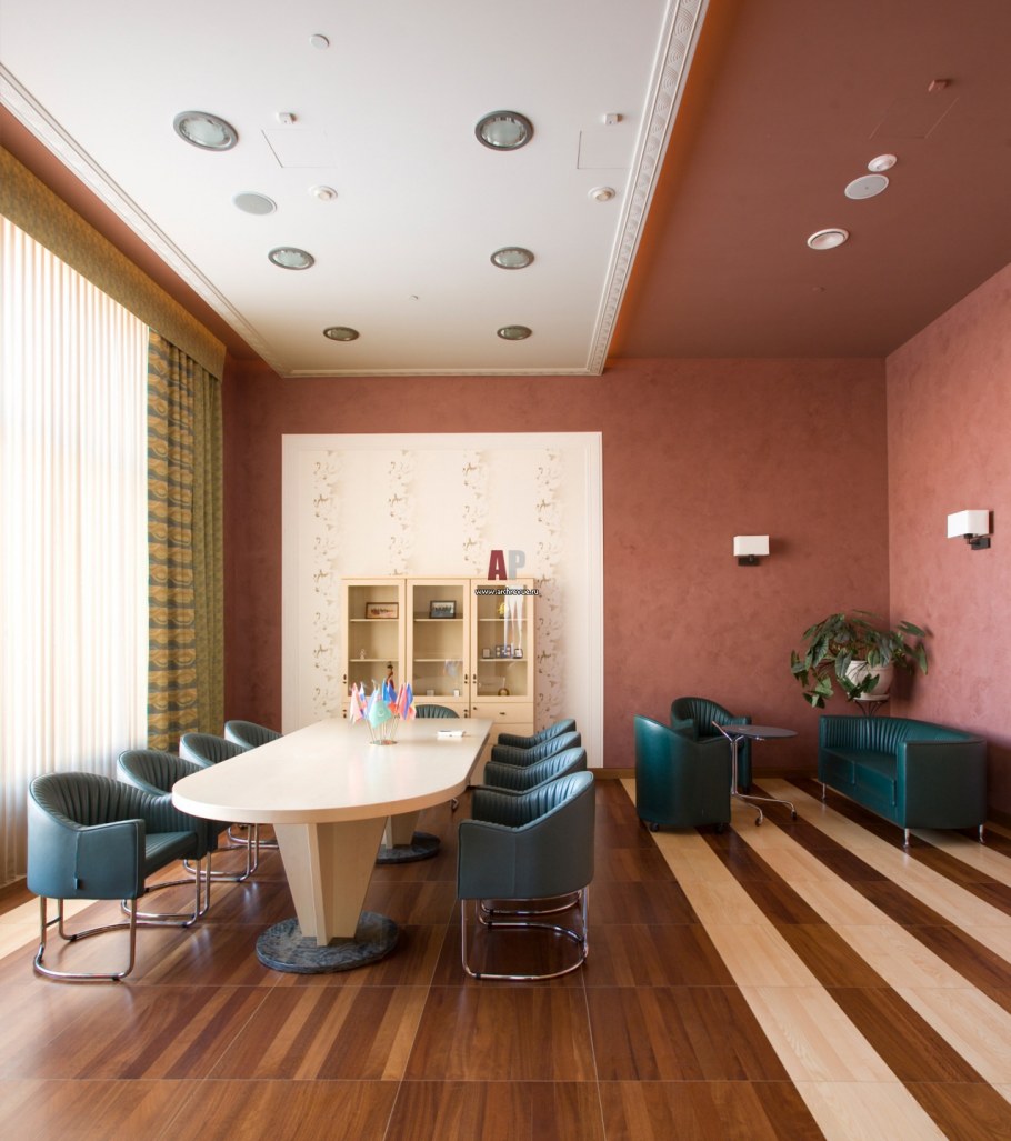 Потолок в кабинете