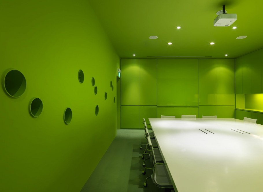 Зеленый цвет в интерьере офиса