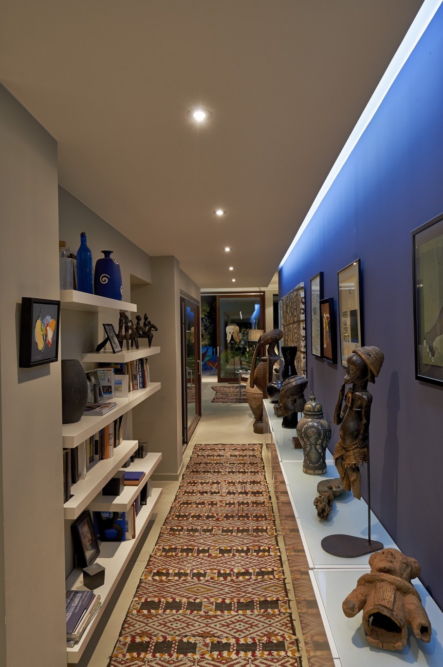 Зеркало в африканском стиле