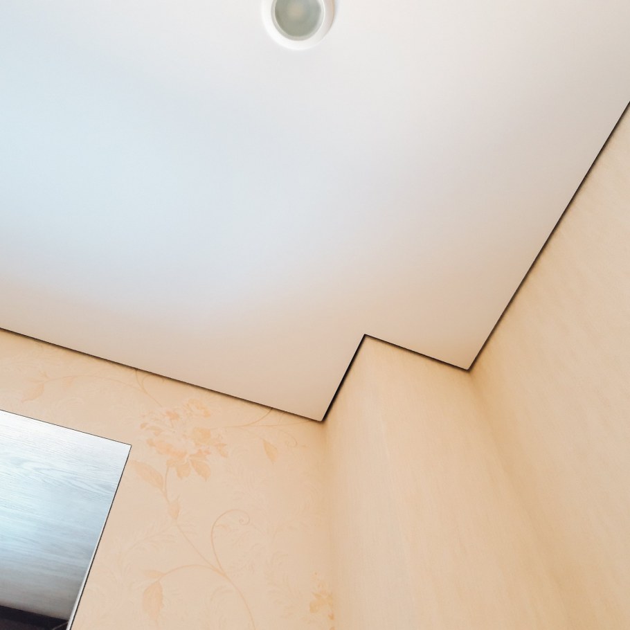 Потолок из гипсокартона без плинтуса