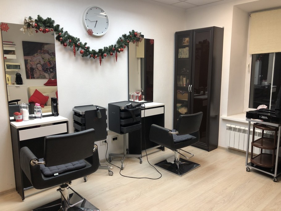 Акцентная стена в салоне красоты