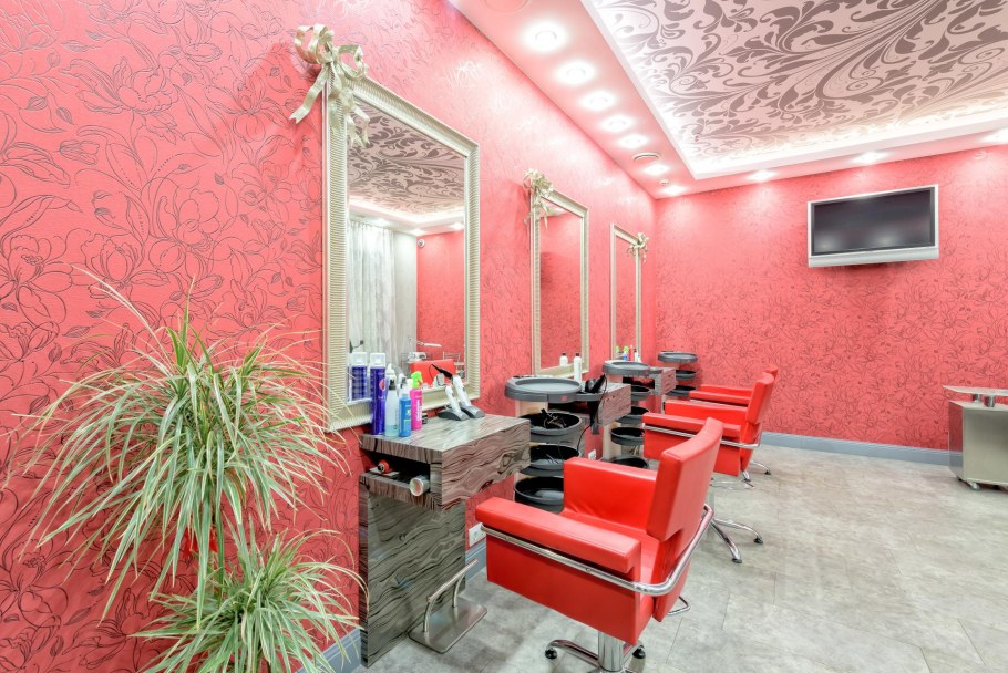 Интерьеры парикмахерских эконом класса