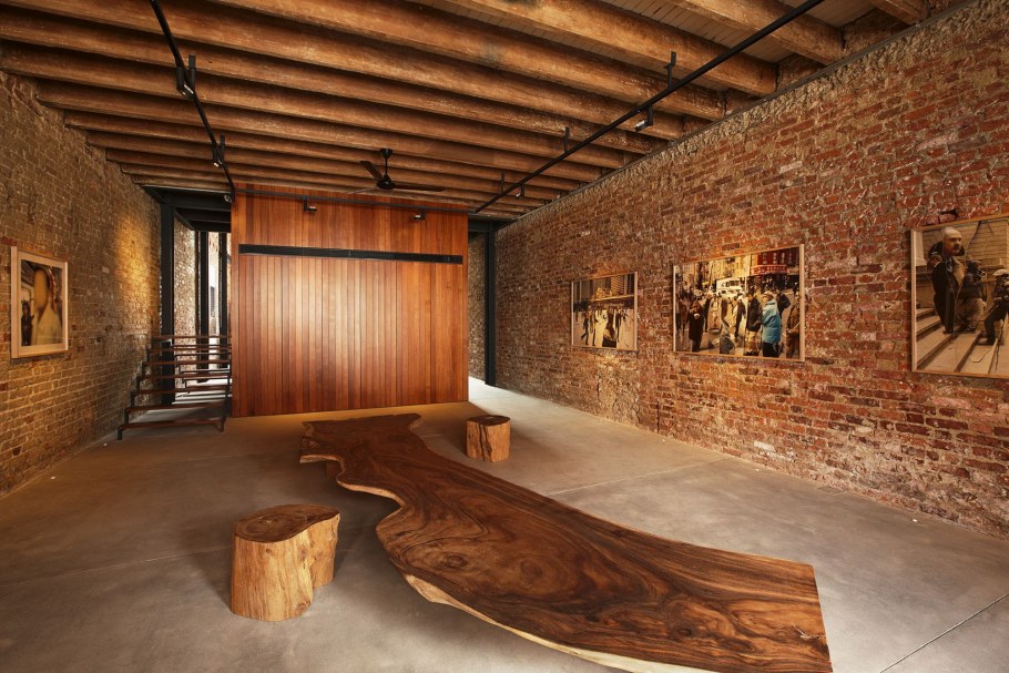 Кирпич и штукатурка в интерьере