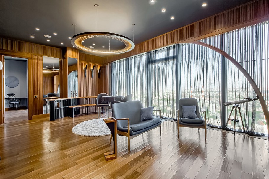 Панорамные окно с тумбой