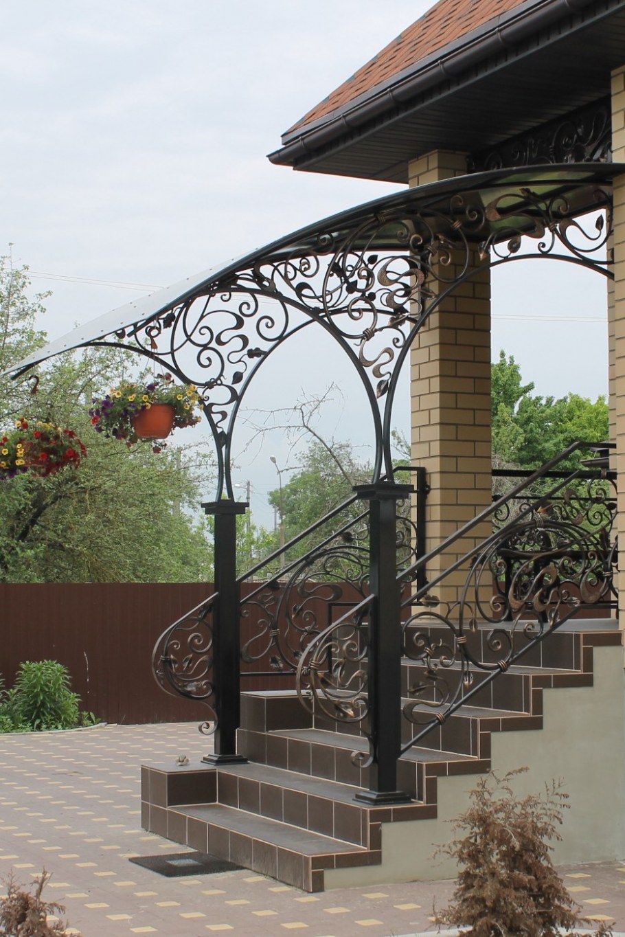 Ограждение крыльца ковка