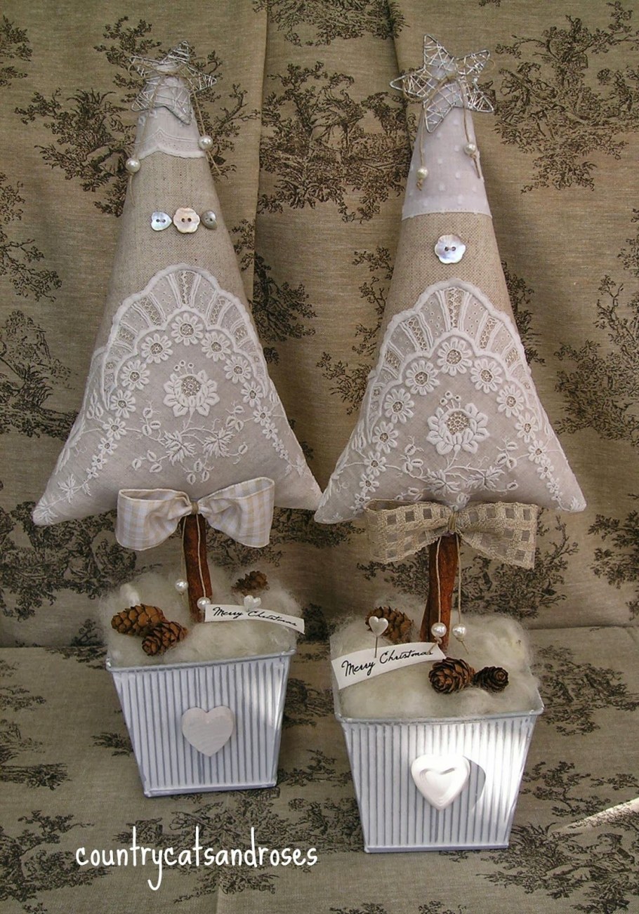 Подсвечник из еловых шишек