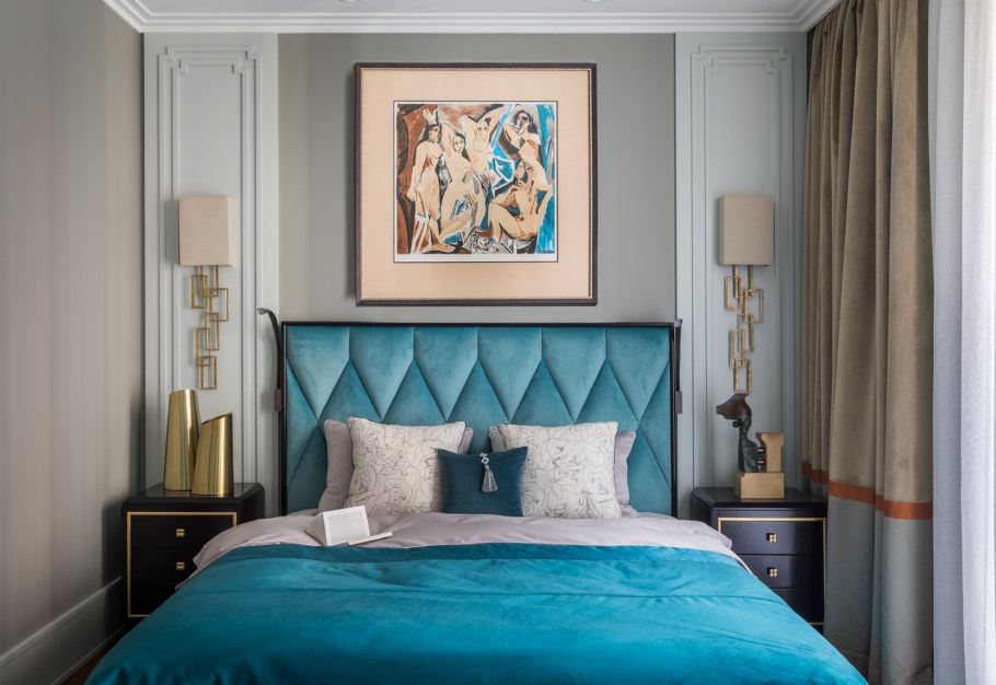 Бирюзовая кровать в интерьере